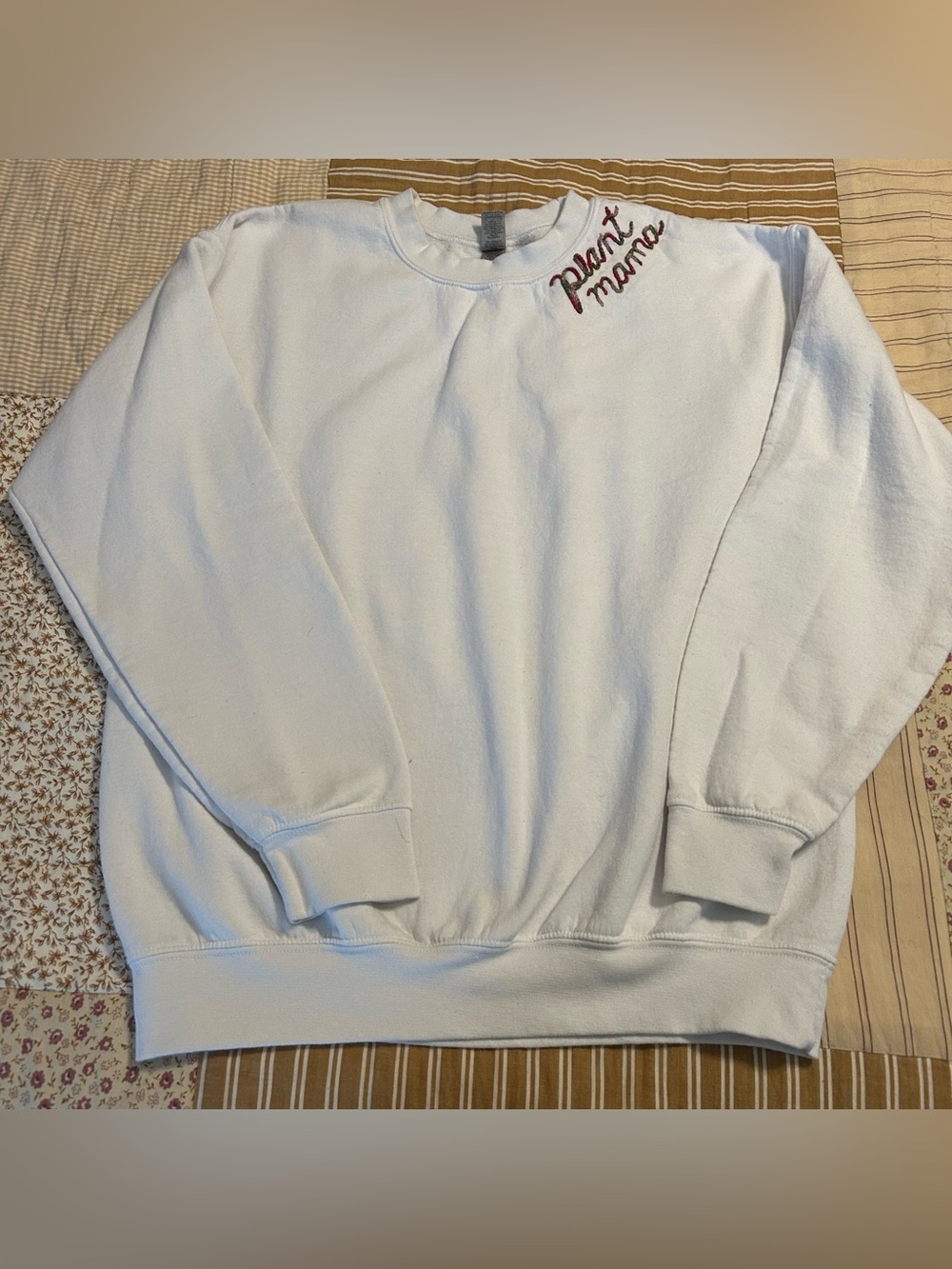 White Gildan hand stitched plant mama sweatshirt size medium